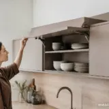 Яка стандартна глибина верхніх кухонних шаф
